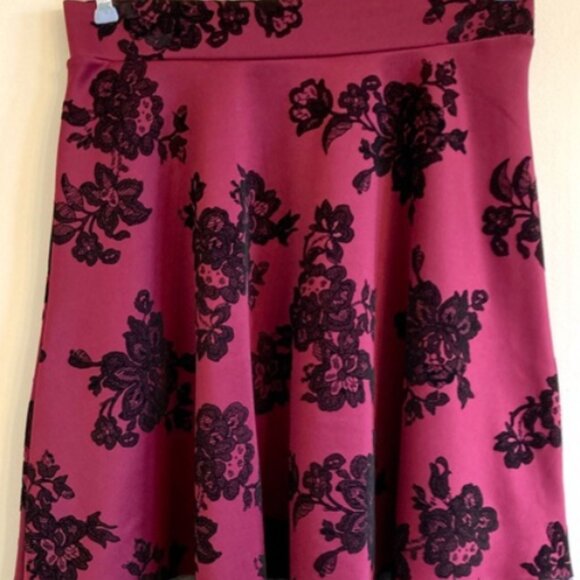 Women's Faith and Joy Floral-Print Midi Skirt - Picture 3 of 7